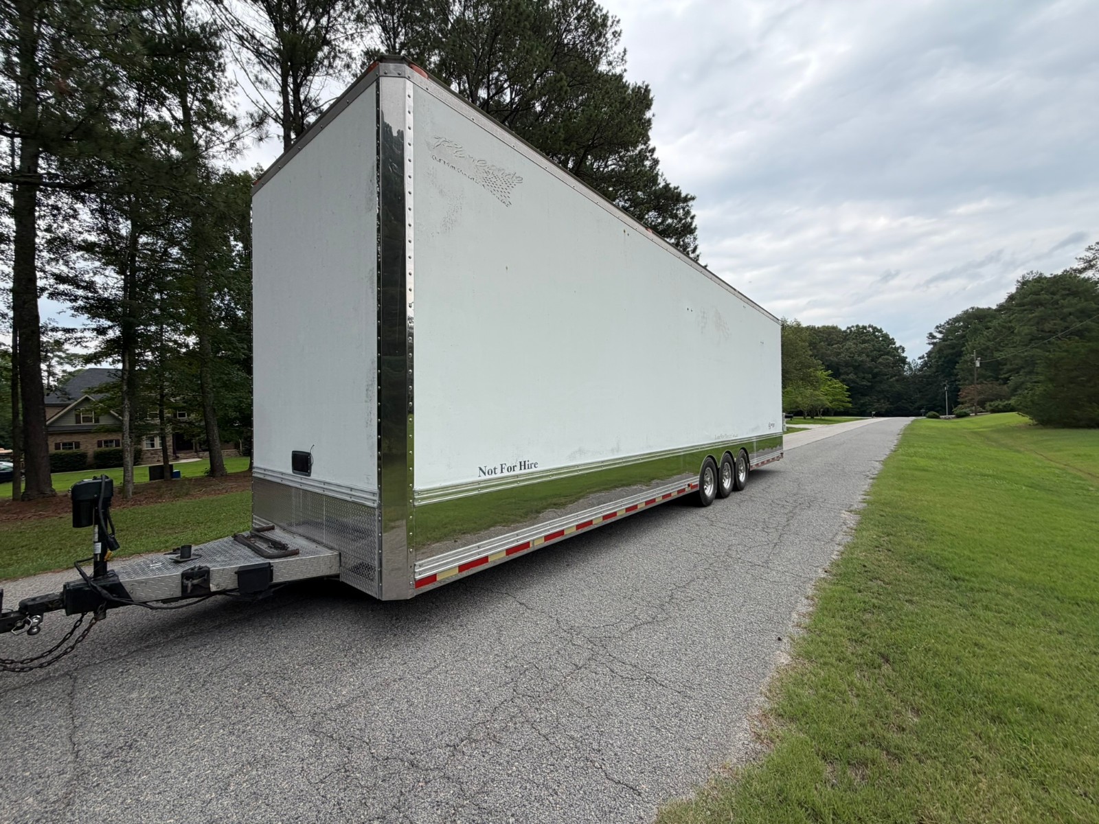 2010 34ft Renegade Stacker Trailer Tri-Axle with Lift